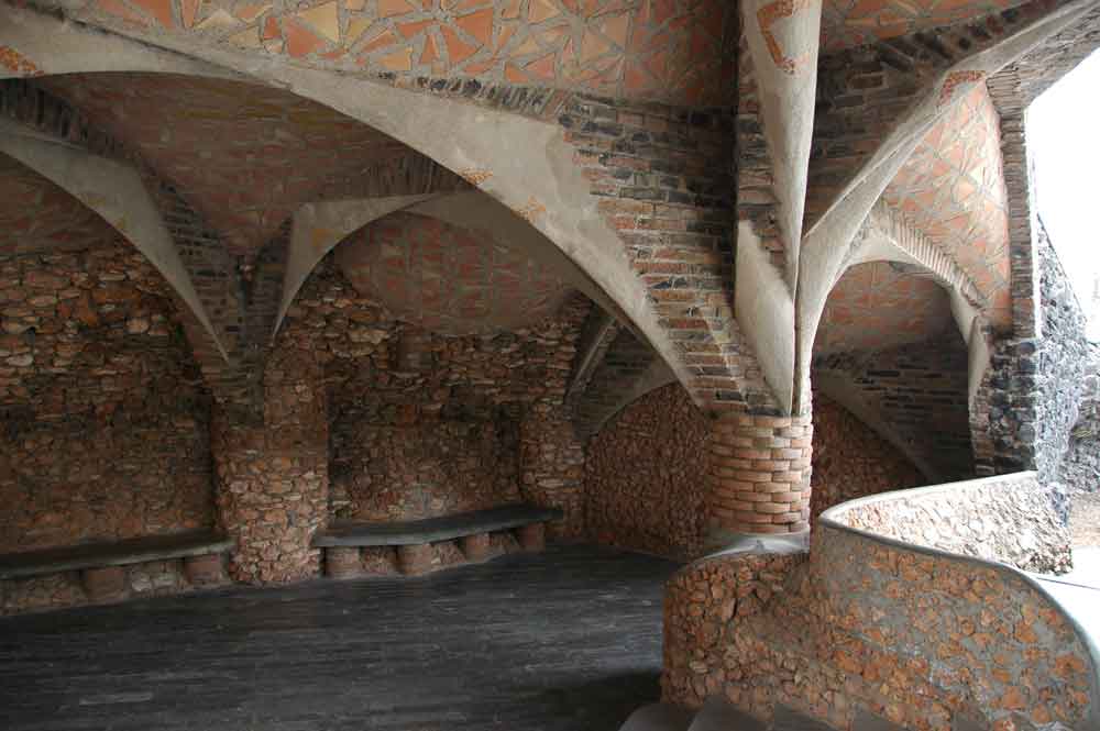 14 - Santa Coloma de Cervelló - Gaudí - cripta de la colonia Güell